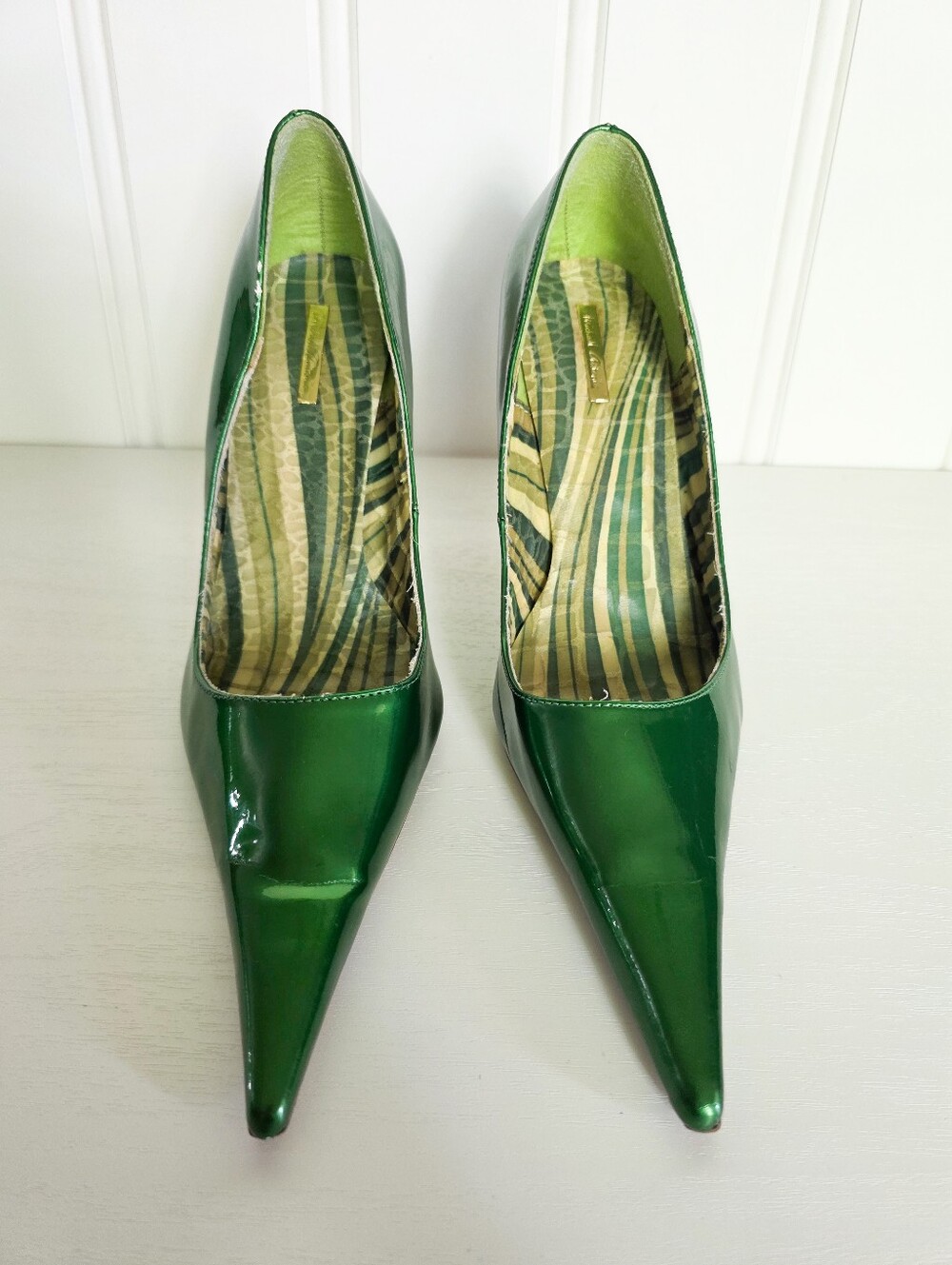 Michael Antonio Metallic Glossy Green Pointy Toe Heeled Pumps - Picture 3 of 13